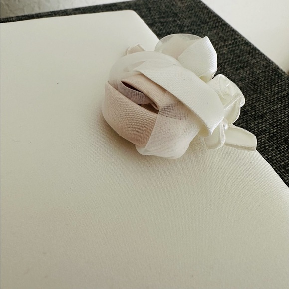 Amour Wedding Photo Album Ivory Satin Memories Book - Picture 3 of 6